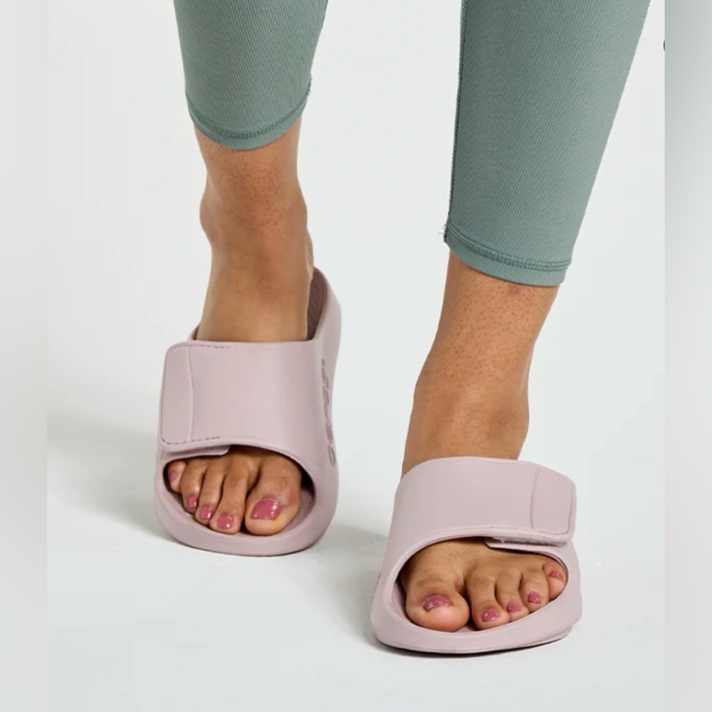 WOMEN’S OOFOS OOAHH SPORTFLEX SANDAL